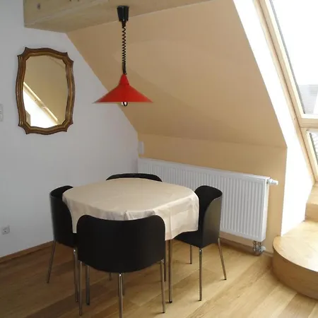 Bed & Kitchen