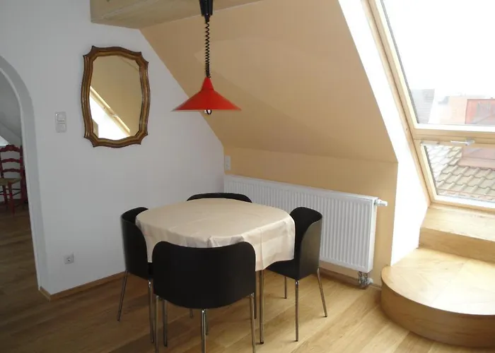 Bed & Kitchen
